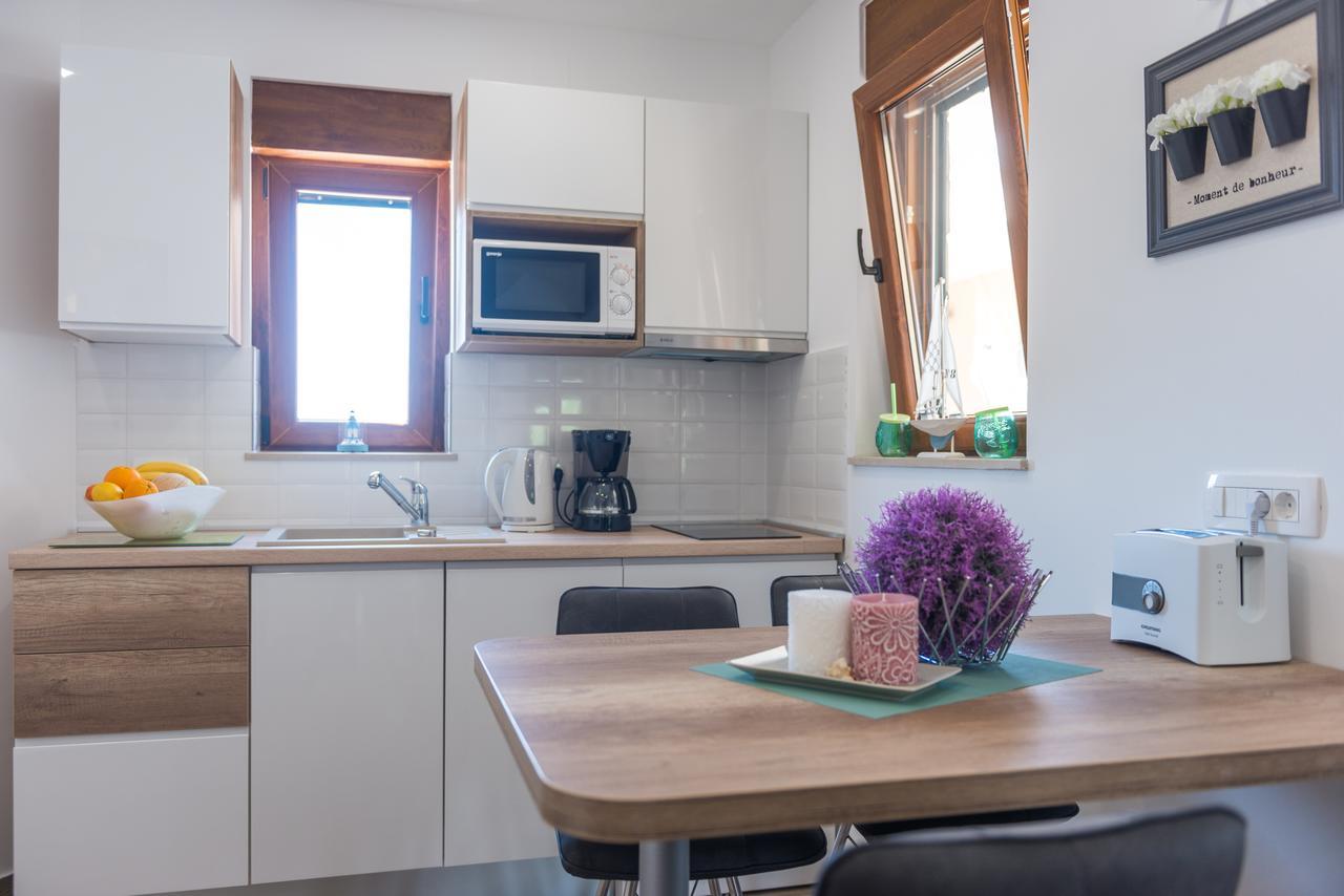 Apartment Elena 2 *